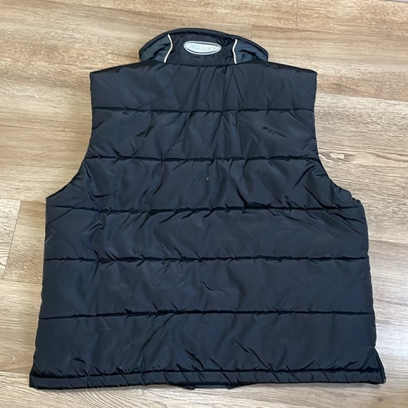 COLUMBIA UNISEX PRE OWNED VEST - Picture 7 of 10